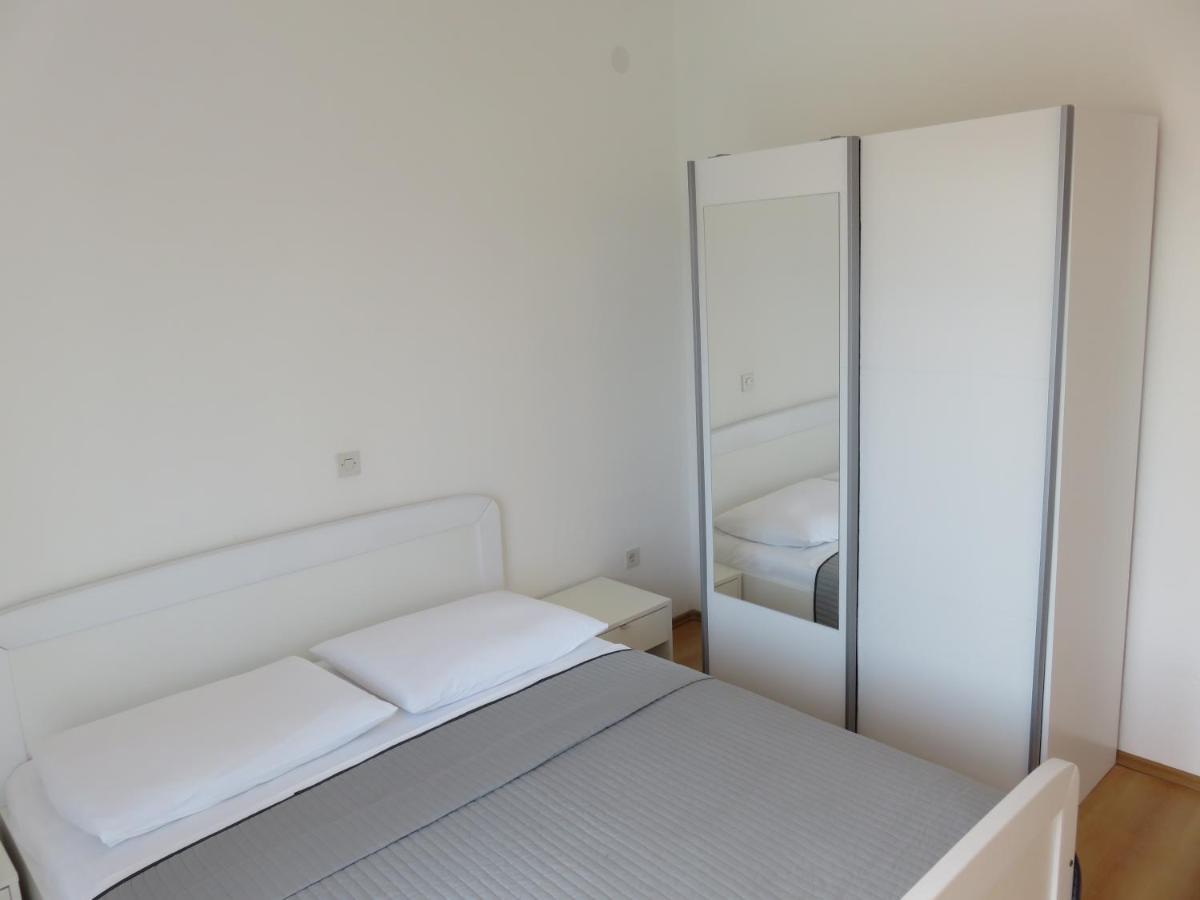 Apartmani Mm Starigrad Paklenica Εξωτερικό φωτογραφία