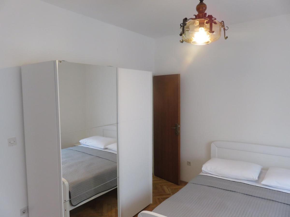 Apartmani Mm Starigrad Paklenica Εξωτερικό φωτογραφία