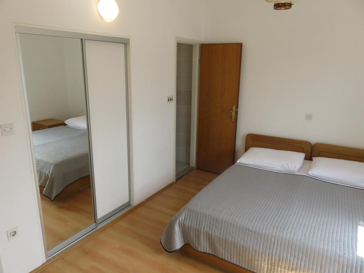 Apartmani Mm Starigrad Paklenica Εξωτερικό φωτογραφία