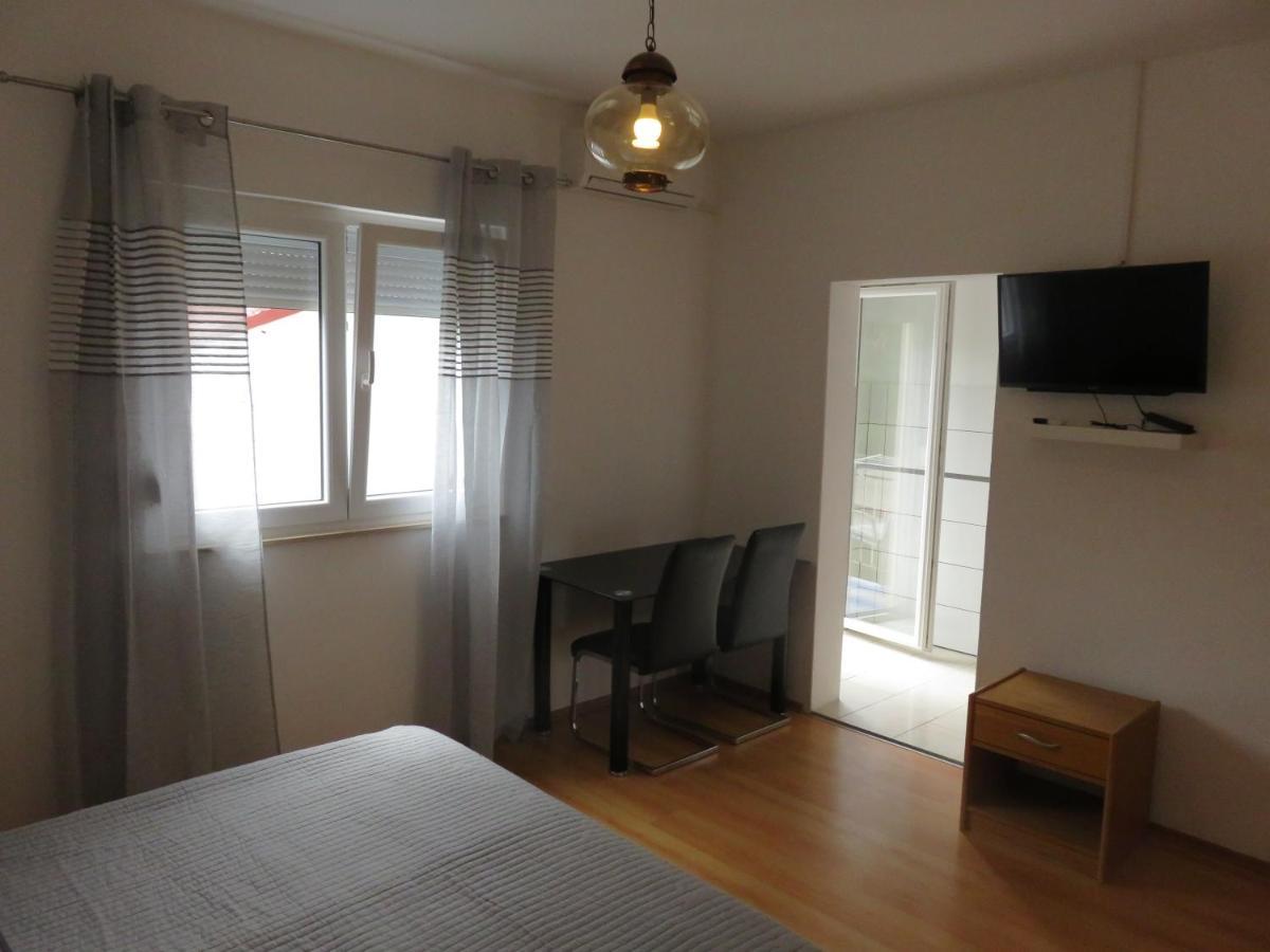 Apartmani Mm Starigrad Paklenica Εξωτερικό φωτογραφία