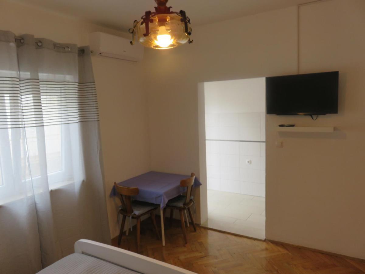 Apartmani Mm Starigrad Paklenica Εξωτερικό φωτογραφία